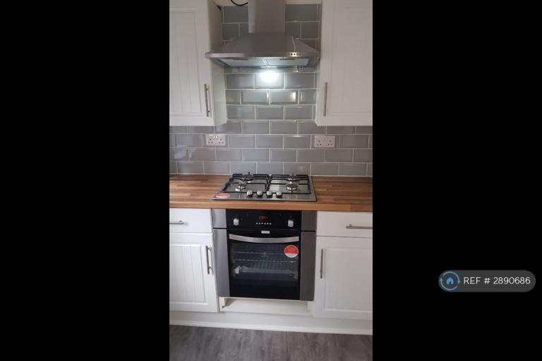 4 bedroom house in Frodsham Street, Hull, HU9 (4 bed) (#2890686)