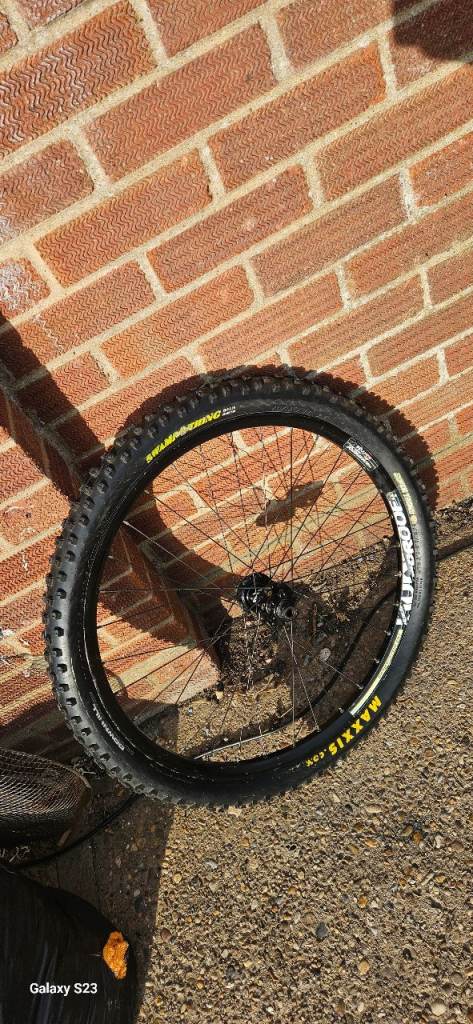 Nukeproof generator 26" wheels 
