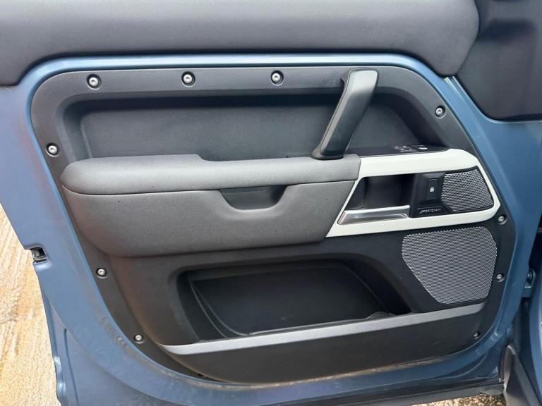 2020 Land Rover Defender 110 3.0 D300 MHEV SE Hard Top SUV Auto 4WD MWB Euro 6 (s/s) 5dr PANEL VA...