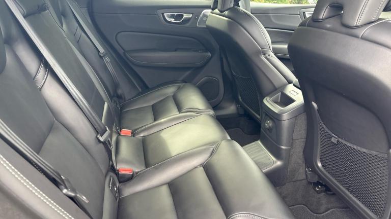 2024 Volvo XC60 Recharge Ultimate, T8 AWD Plug-in hybrid, Electric/Petrol, Bright ESTATE Petrol/E...