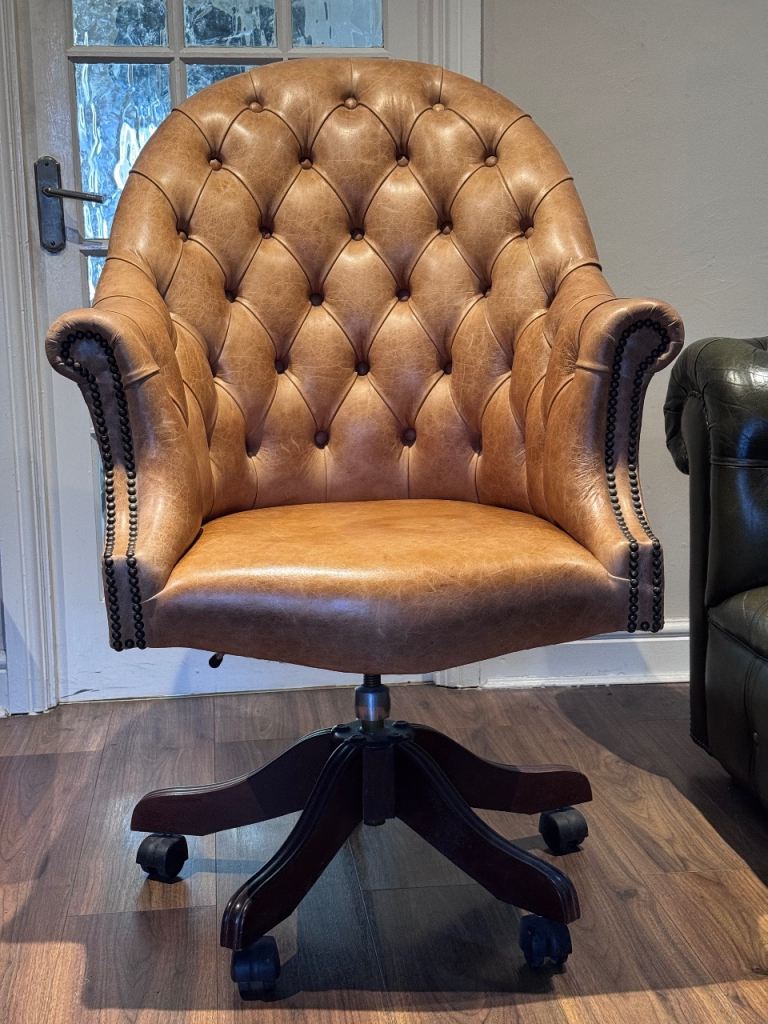Green Leather Chesterfield Office Chair with Wheels – Good Condition