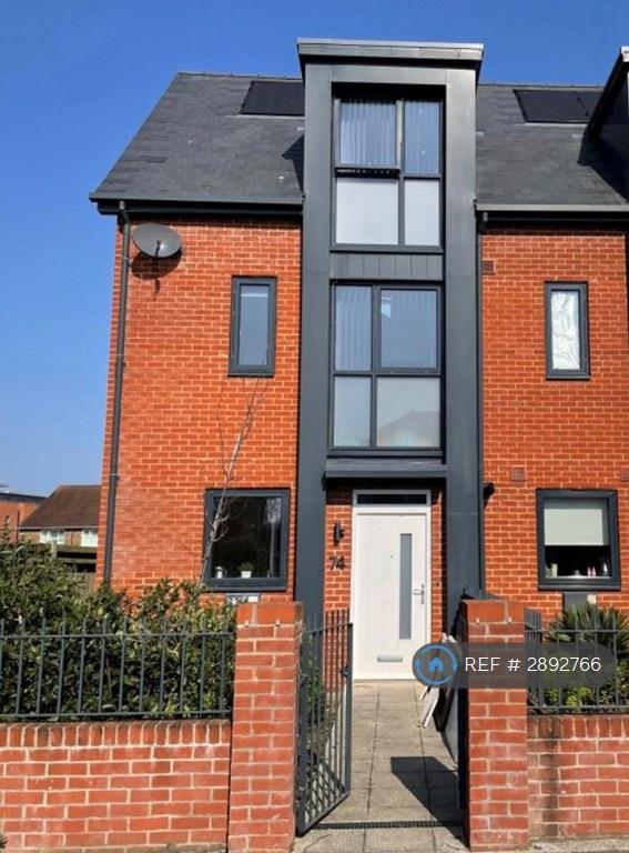 4 bedroom house in Station Road, Burgess Hill, RH15 (4 bed) (#2892766)