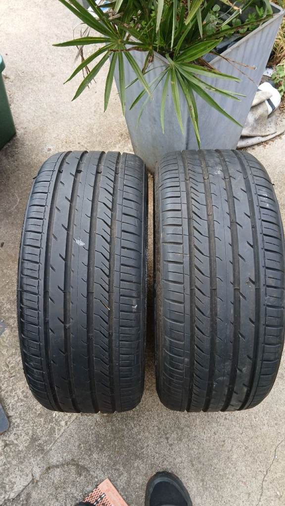 2x Tyres Davanti 205/40 R 17 