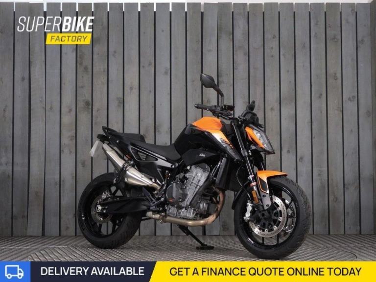 2022 72 KTM 890 DUKE