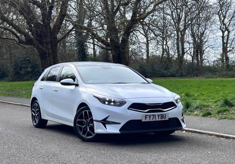 2021 71 KIA CEED 1.5 T-GDI 3 HATCHBACK 5DR AUTO PETROL DCT EURO 6 (S/S) (158 BHP