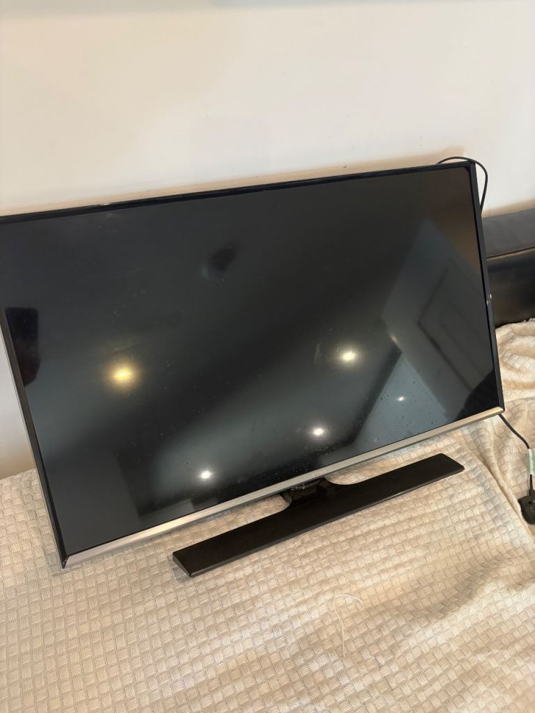 Samsung T32E310EX 32” Full HD LED TV Television or PC Monitor HDMI HD