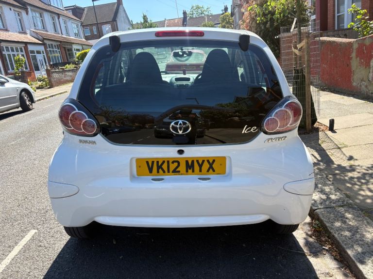 Toyota, AYGO, Hatchback, 2012, Manual, 998 (cc), 5 doors