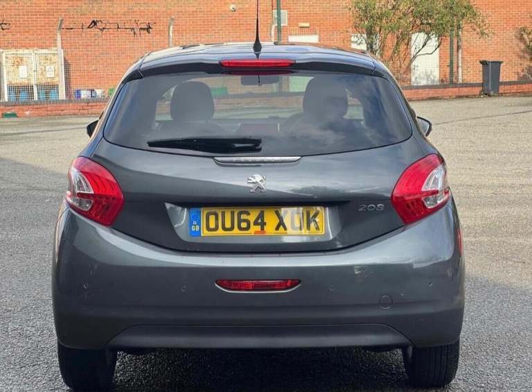 2014 Peugeot 208 1.2 VTi Style 3dr HATCHBACK PETROL Manual