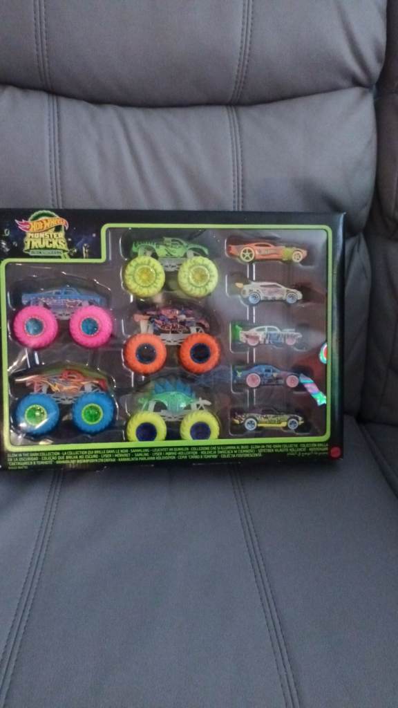 Hot wheels monster trucks 