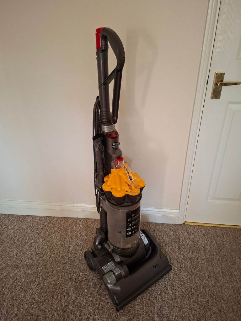 Dyson DC33 Upright Vacuum Cleaner 