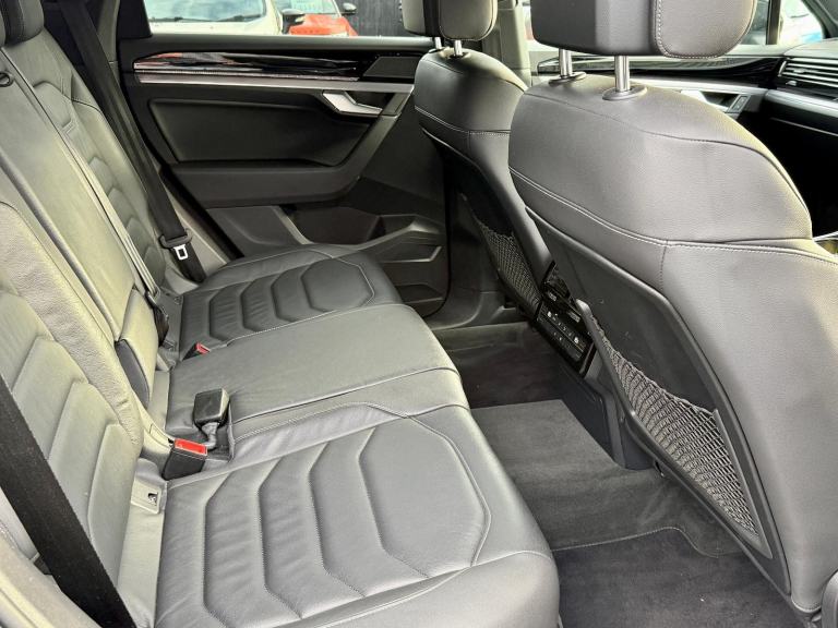 2019 Volkswagen Touareg 3.0 TDI V6 R-Line Tech 4Motion **Stunning Example**