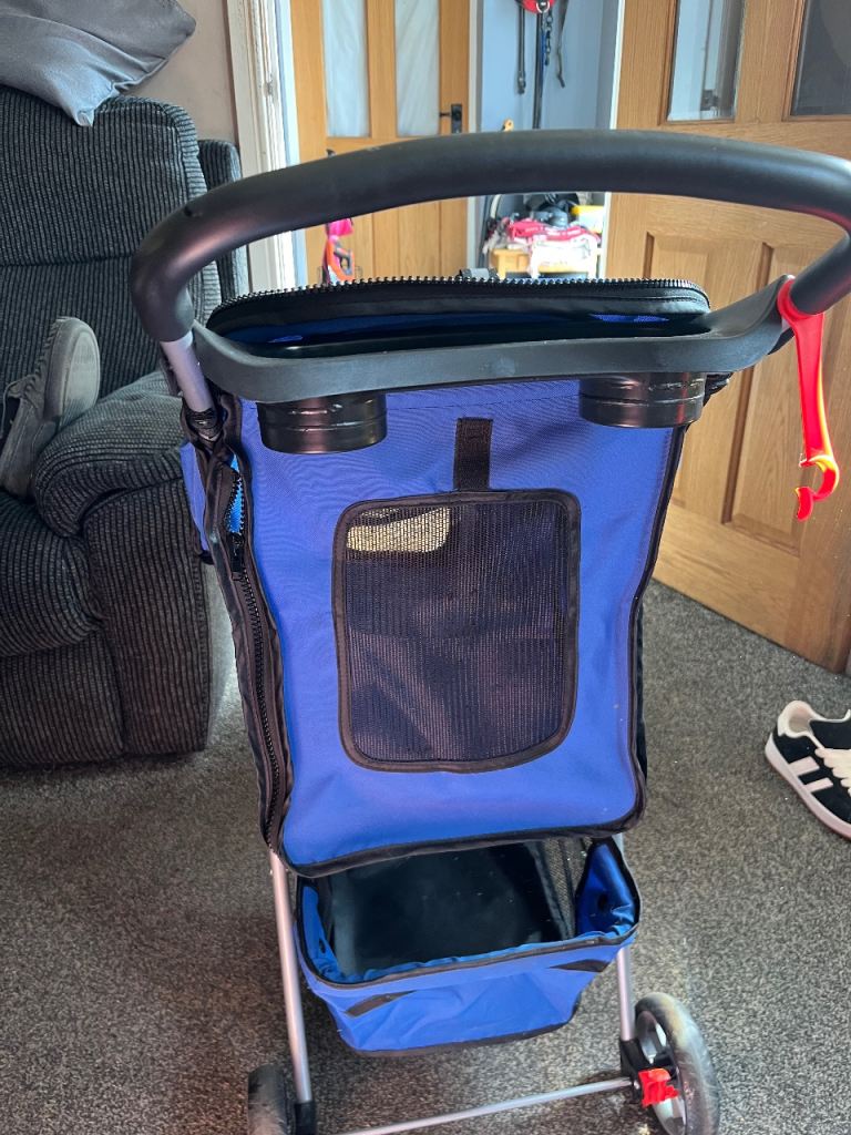 Dog pushchair