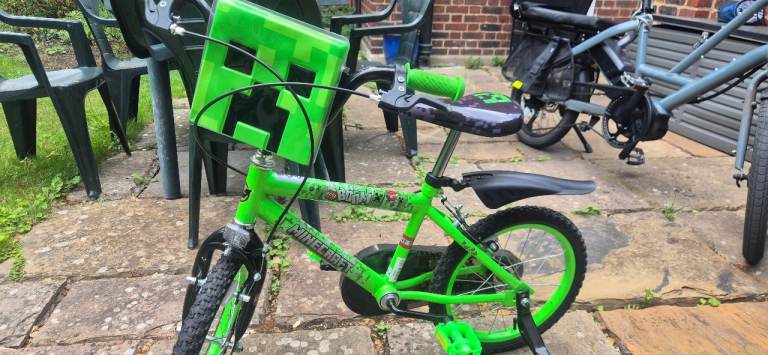 Huffy Minecraft Kids Bike - 16" Wheel - hardly any use - ready to ride - east dulwich - no postage
