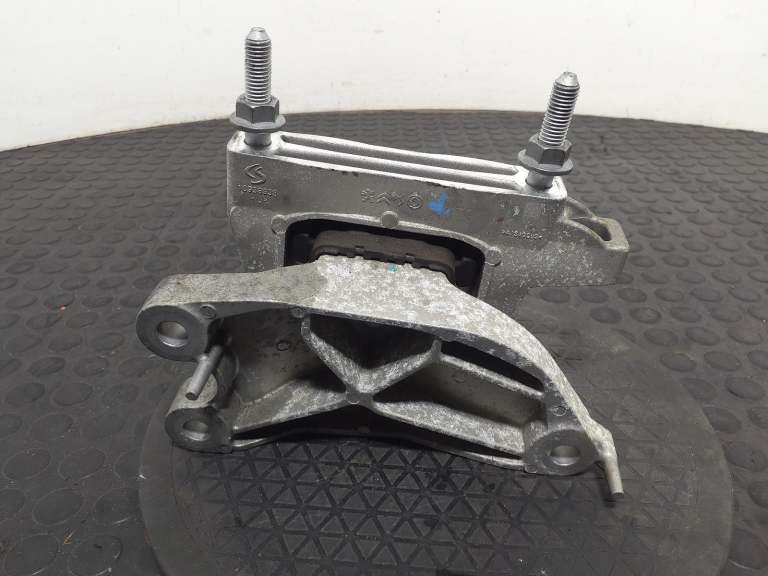 Peugeot 208 Right Hand Engine Mount 2020-2024 9826533880