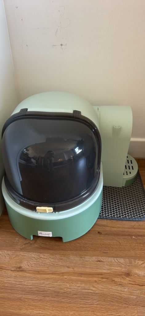 Beautiful Litter Box from PauHut 