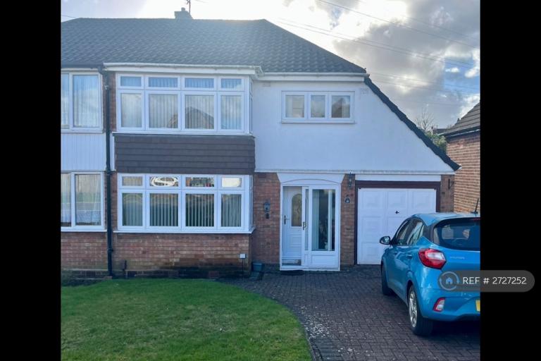 3 bedroom house in Tynedale Crescent, Wolverhampton, WV4 (3 bed) (#2727252)