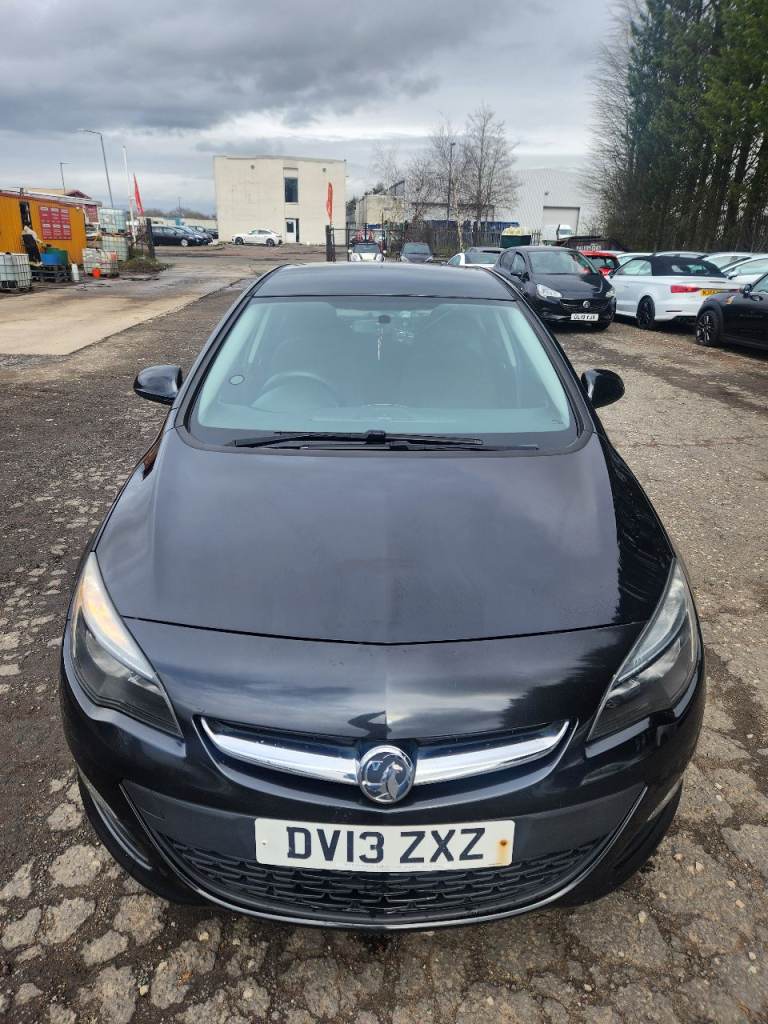 Vauxhall Astra 2013 Exclusive 1.6L Petrol Manual 