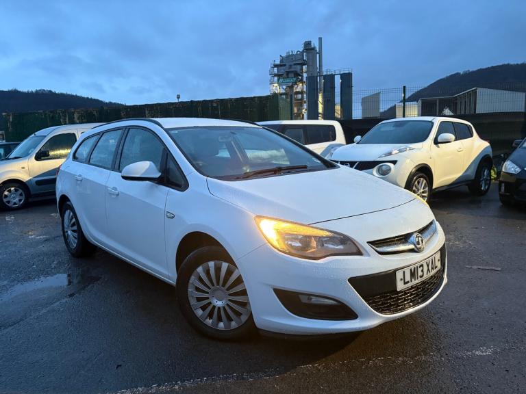 2013 Vauxhall Astra 1.7 CDTi 16V £1200 spend this week / New clutch dual mass /  ESTATE Diesel Ma...