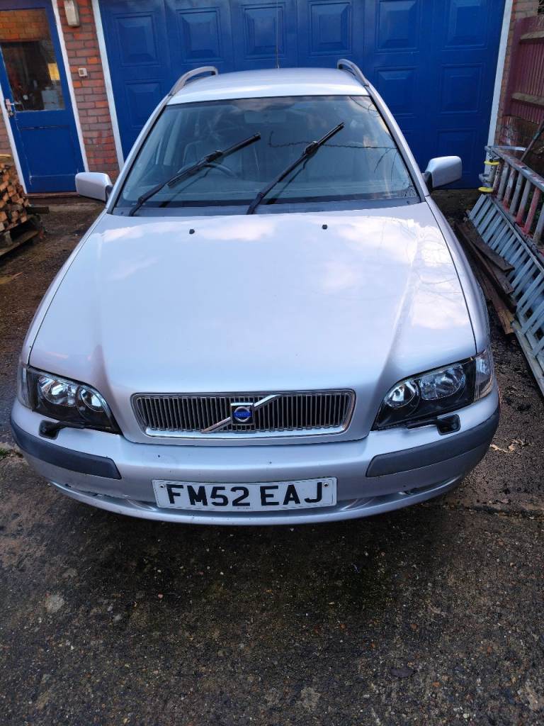 Volvo V40 1.9D Sport Lux Diesel Estate 2003