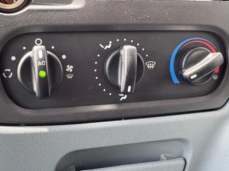 2009 Ford Transit Low Roof 8 Seater Limited TDCi 140ps MPV DIESEL Manual