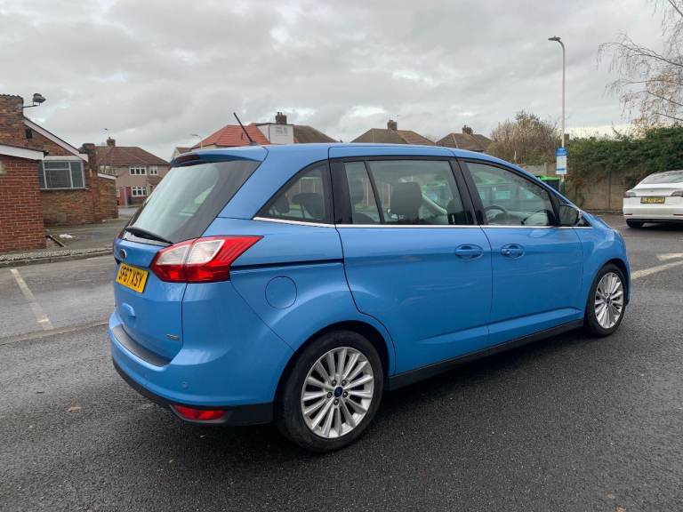 FORD GRAND C-MAX  2017  7 SEATER  NEW BELTS NEW SERVICE NEW  MOT WARRANTY GIVEN