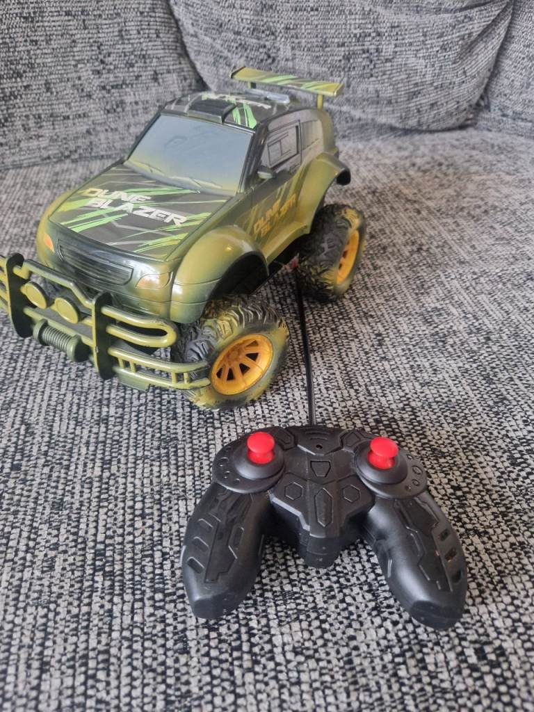 Dune Blaster RC Car – Green, Good Condition