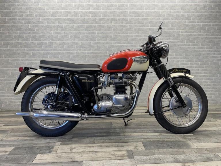 1966 TRIUMPH T120 BONNEVILLE GRENADIER RED  + ALASKAN WHITE