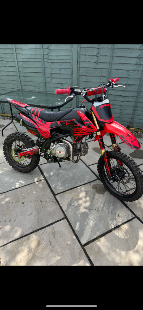 M2R 140cc pit bike 