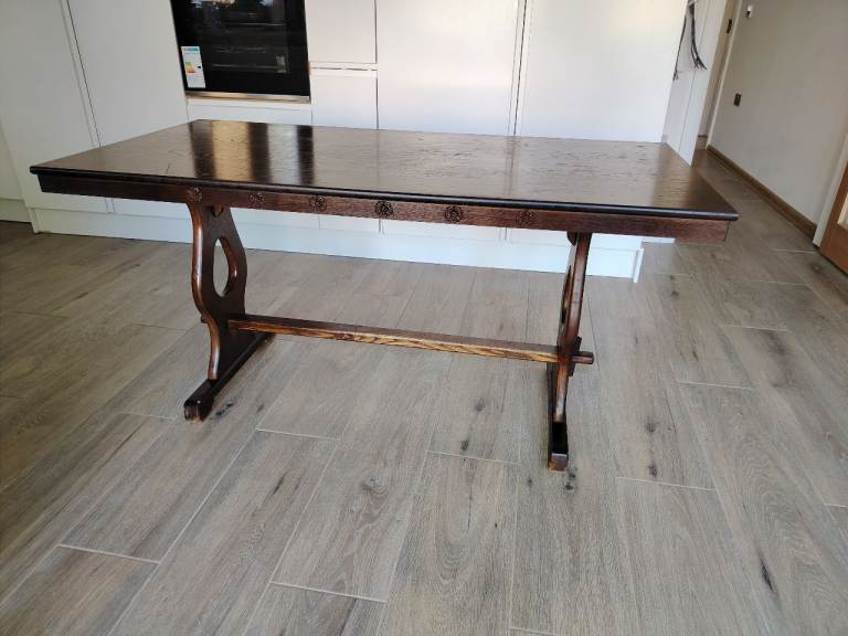 Stunning Vintage Solid wood Refectory Dining trestle Table flower details