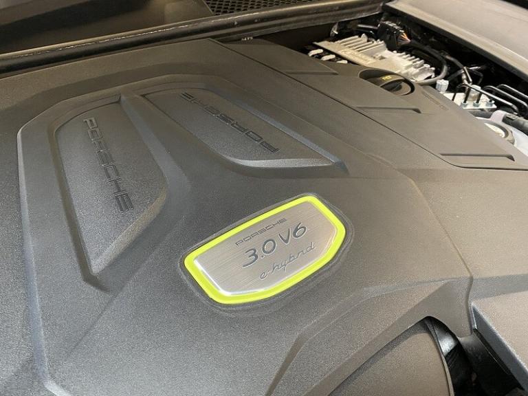 2022 Porsche Cayenne V6 E-Hybrid SUV HYBRID Automatic