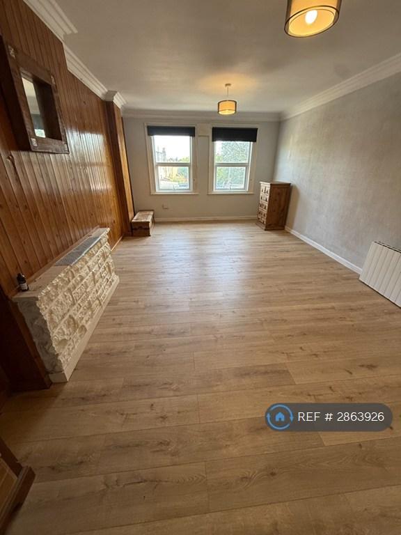1 bedroom in Surbiton, Surrey, KT6 (#2863926)