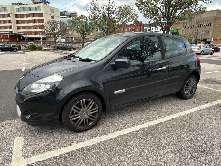 [Quick Sale] 2011 Renault Clio 1.2 Petrol Manual – New Clutch/Brakes + New Michelin Tyres + Long MOT