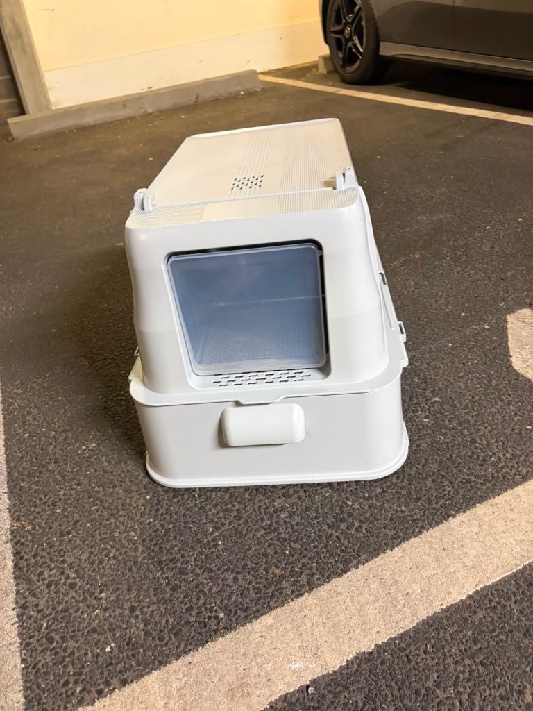 Large Grey Pet Litter Box with Hood and Swing Door