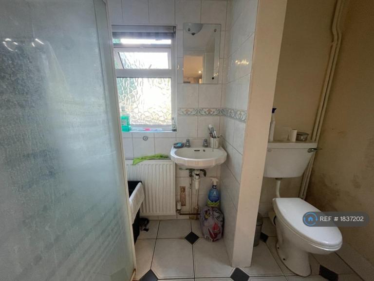 2 bedroom house in Priory Park Road, Wembley, HA0 (2 bed) (#1837202)