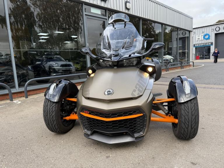 2019 CAN-AM SPYDER F3 S 1330 cc 6 speed semiautomatic trike in liquid titanium