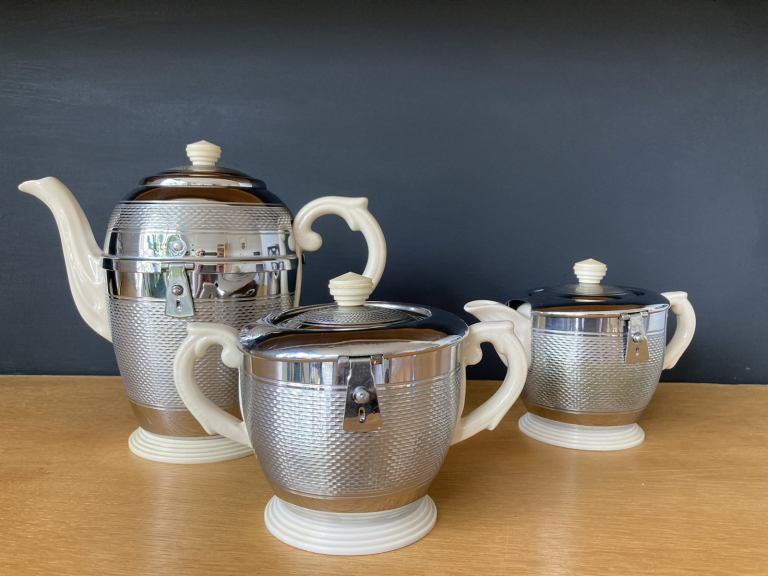 Regent Heatmaster Balmoral design teapot, milk jug and sugar bowl 
