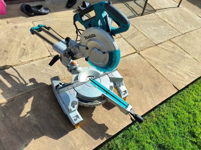 MAKITA LS1018L 260MM SLIDE DOUBLE BEVEL MITRE SAW 240V
