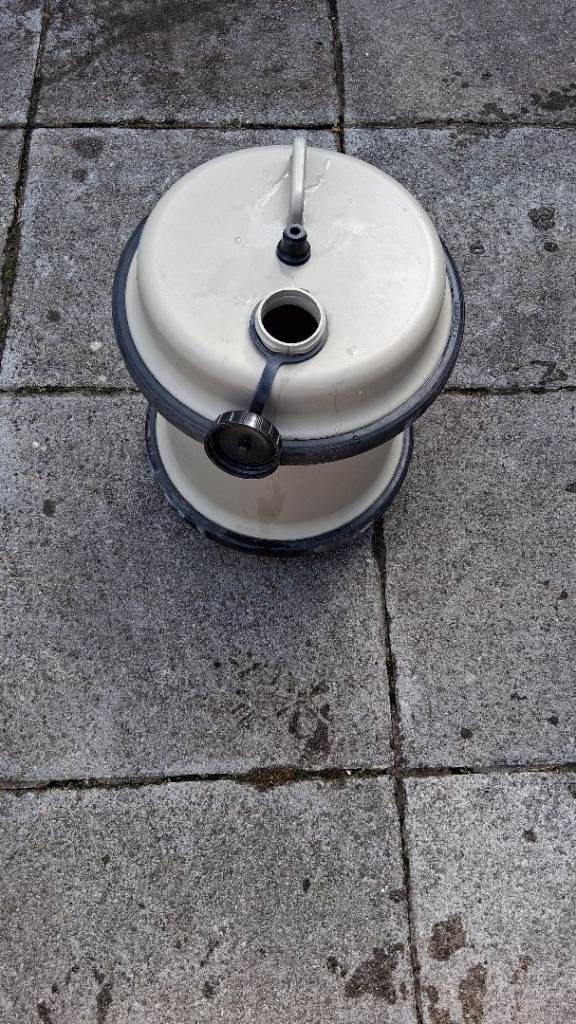 Aquaroll fresh water container.