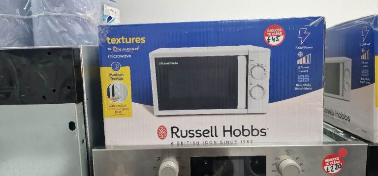 Russell Hobbs 17L Microwave 700w - New Boxed