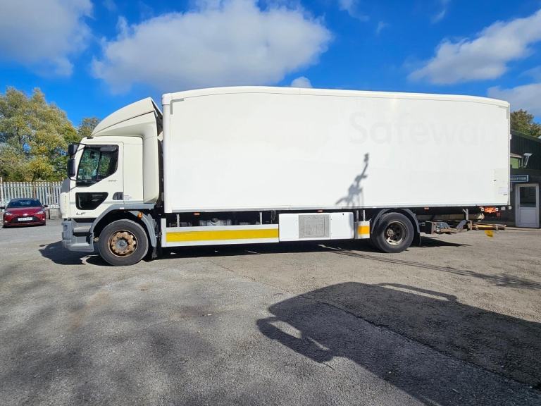  DAF LF 18 ton Parts/ breaking/ all parts available