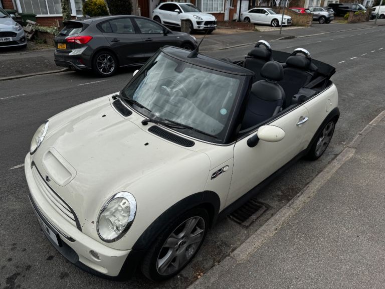 Mini, CONVERTIBLE, Convertible, 2006, Manual, 1598 (cc), 2 doors