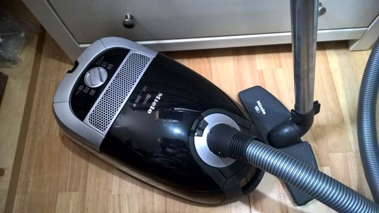 Miele Power Plus 5000 Vacuum Cleaner 300-2200 Watts,
