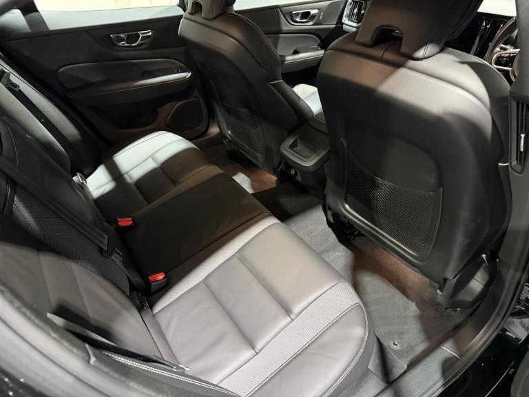  Volvo S60 2.0 T5 R-Design Plus Auto Euro 6 (s/s) 4dr Petrol Automatic