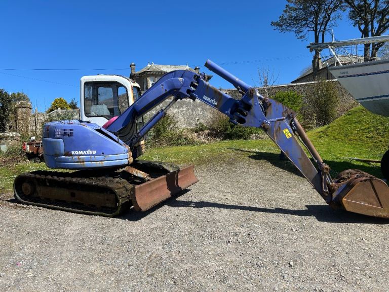 Digger Komatsu PC 75