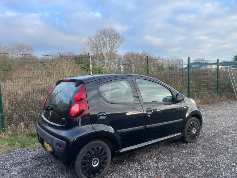 PEUGEOT 107 1.0 ACTIVE 12 REG BLACK 5 DOOR 11 MONTHS MOT ROAD TAX £20 LOW INSURANCE 60+MPG 