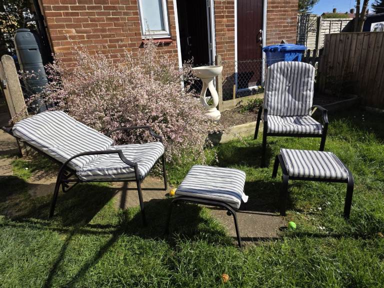 2 Garden Chairs and Foot Stools