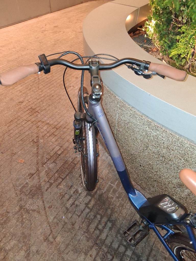 RALEIGH ARRAY STEP THROUGH ELECTRIC CITY BIKE 2023 HYBRID EXCELLENT CONDITION 