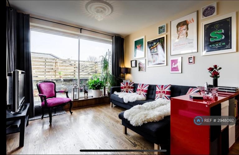 2 bedroom flat in Hornsey Road, London, N19 (2 bed) (#2948092)