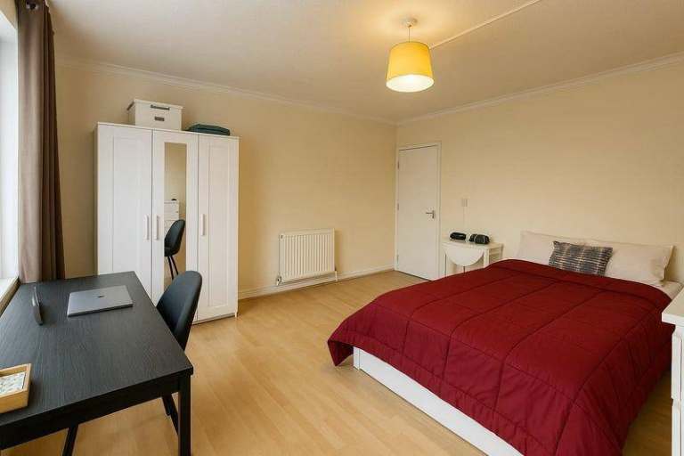 🌟 Spacious, Fully-Furnished Room in Euston/Camden — Short-Term/Long-term Stay Available 🌟