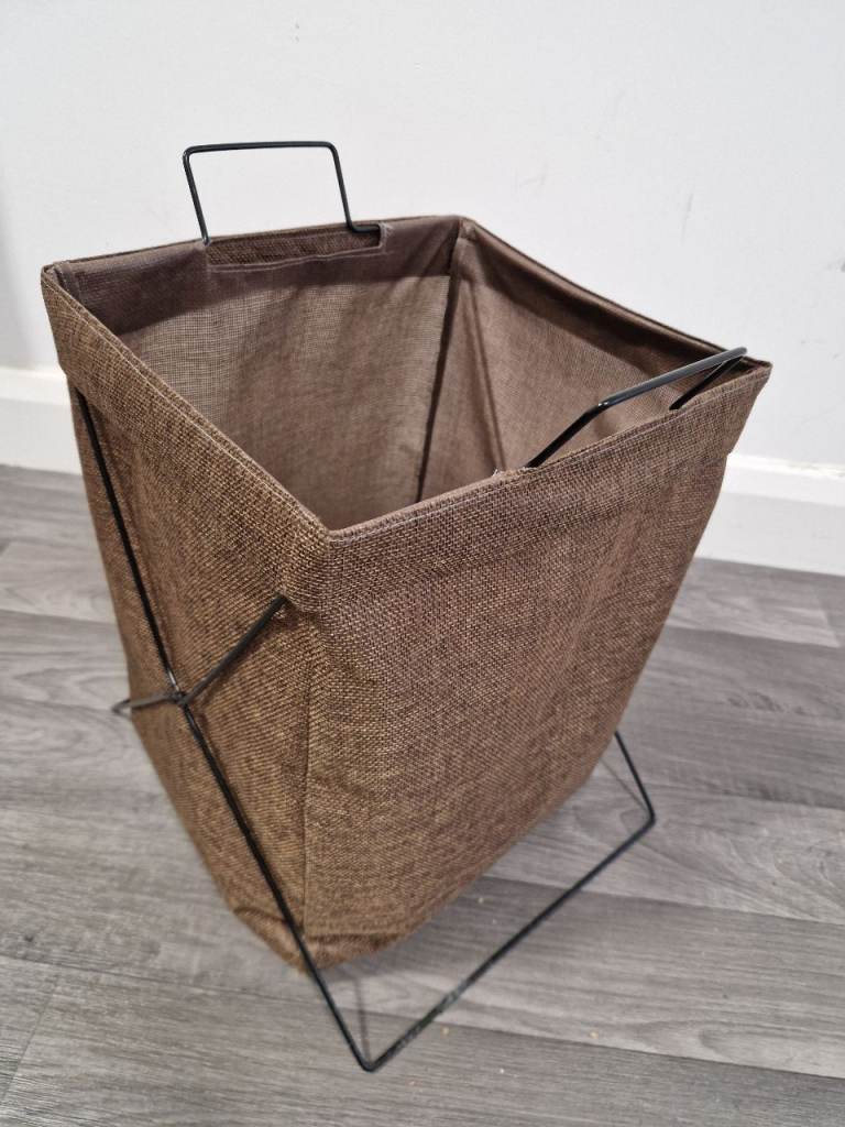 Lightweight laundry hamper, good for small spaces, chic brown & black design